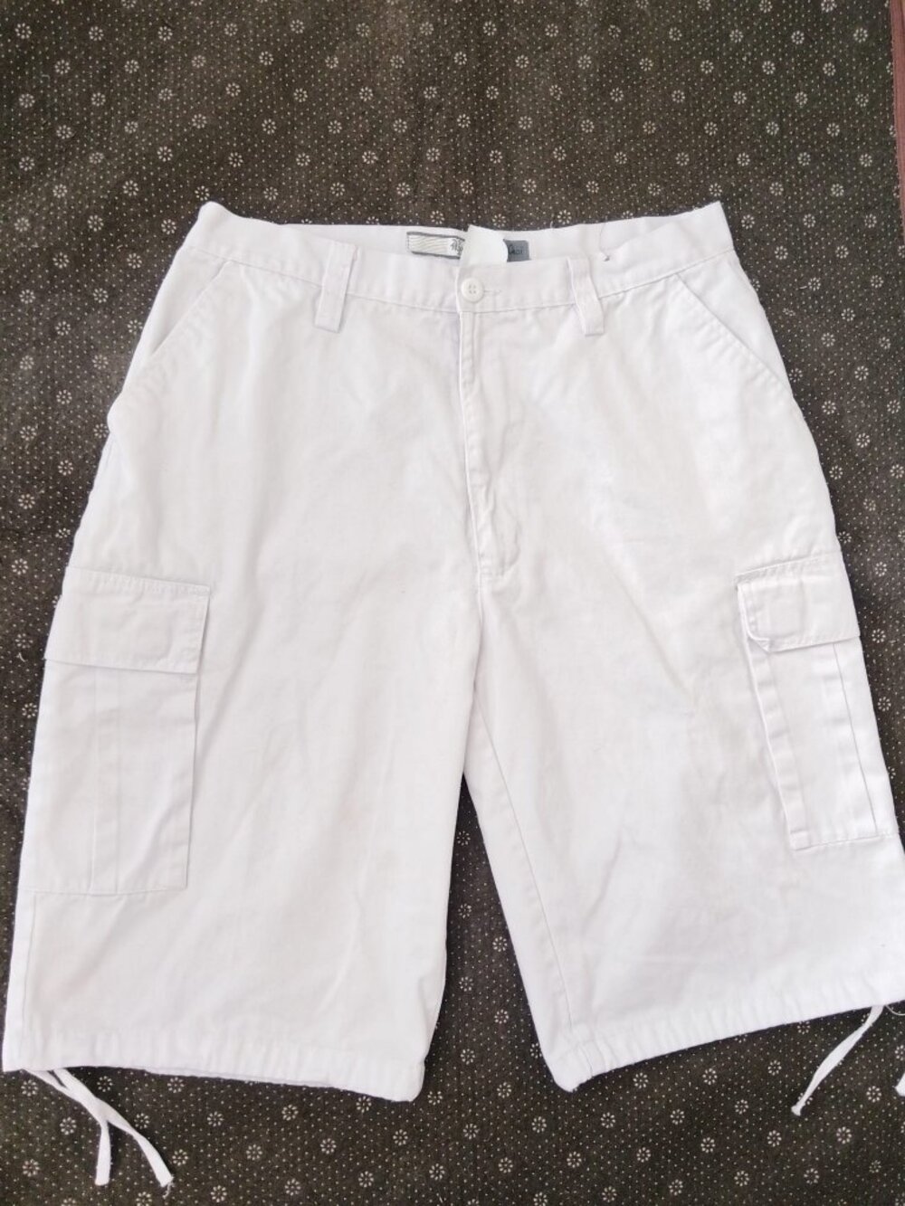 Vintage Regal Wear Y2K White Cargo Shorts Size 38 Baggy Gorpcore Skater